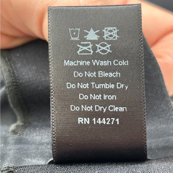 Ultracor Knockout Black Star Print Crop Leggings - Picture 8 of 12